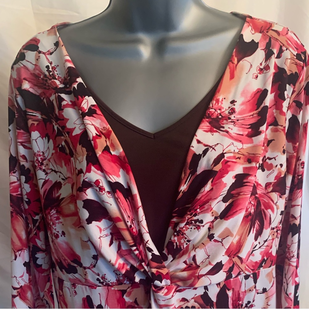 Ladies pull-over Blouse. Size XL. $12